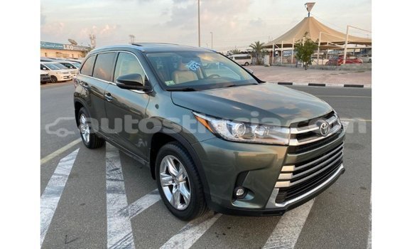 Buy Import Toyota Highlander Green Car in Import - Dubai in Anse-la-Raye Buy Import Toyota Highlander Green Car in Import - Dubai in Anse-la-Raye