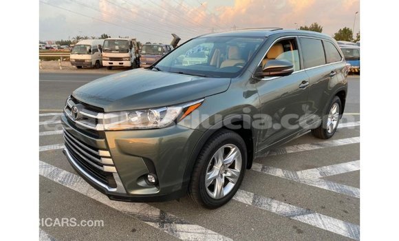 Buy Import Toyota Highlander Green Car in Import - Dubai in Anse-la-Raye Buy Import Toyota Highlander Green Car in Import - Dubai in Anse-la-Raye