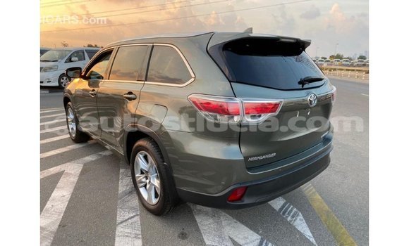 Buy Import Toyota Highlander Green Car in Import - Dubai in Anse-la-Raye Buy Import Toyota Highlander Green Car in Import - Dubai in Anse-la-Raye