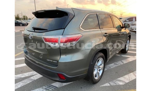 Buy Import Toyota Highlander Green Car in Import - Dubai in Anse-la-Raye Buy Import Toyota Highlander Green Car in Import - Dubai in Anse-la-Raye