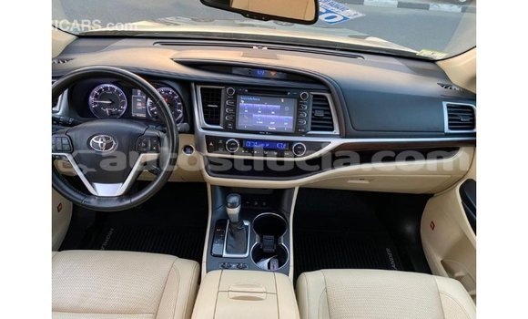 Buy Import Toyota Highlander Green Car in Import - Dubai in Anse-la-Raye Buy Import Toyota Highlander Green Car in Import - Dubai in Anse-la-Raye
