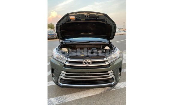 Buy Import Toyota Highlander Green Car in Import - Dubai in Anse-la-Raye Buy Import Toyota Highlander Green Car in Import - Dubai in Anse-la-Raye