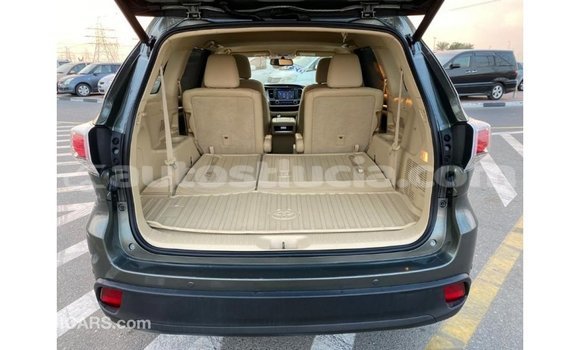 Buy Import Toyota Highlander Green Car in Import - Dubai in Anse-la-Raye Buy Import Toyota Highlander Green Car in Import - Dubai in Anse-la-Raye