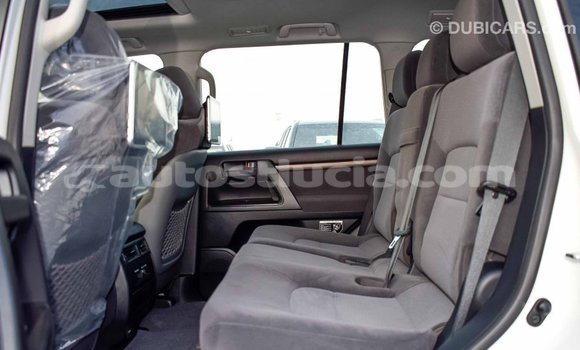 Buy Import Toyota Land Cruiser White Car in Import - Dubai in Anse-la-Raye Buy Import Toyota Land Cruiser White Car in Import - Dubai in Anse-la-Raye