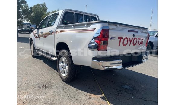 Buy Import Toyota Hilux White Car in Import - Dubai in Anse-la-Raye Buy Import Toyota Hilux White Car in Import - Dubai in Anse-la-Raye