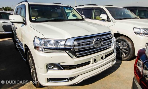 Buy Import Toyota Land Cruiser White Car in Import - Dubai in Anse-la-Raye Buy Import Toyota Land Cruiser White Car in Import - Dubai in Anse-la-Raye