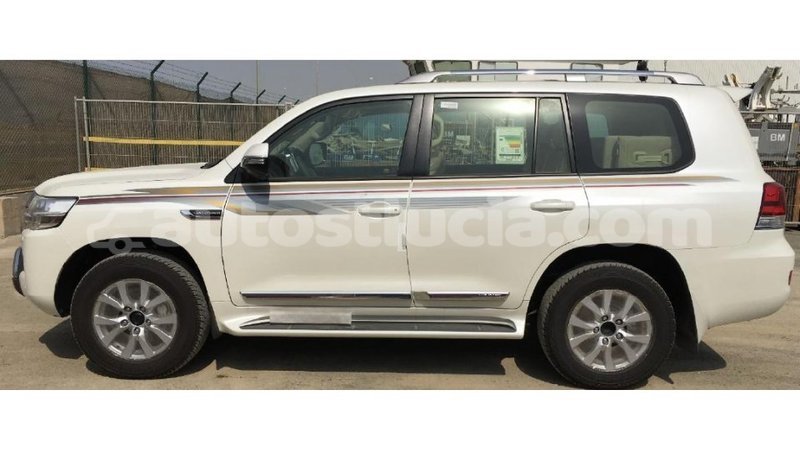 Big with watermark toyota land cruiser anse la raye import dubai 1564