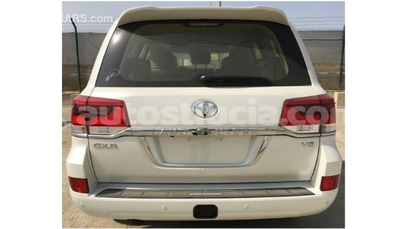Big with watermark toyota land cruiser anse la raye import dubai 1564