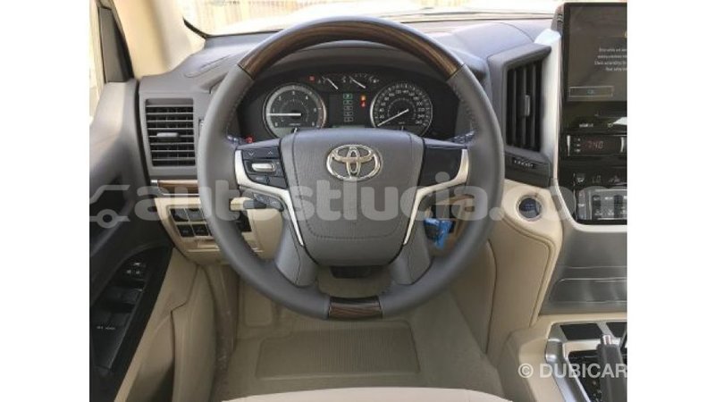 Big with watermark toyota land cruiser anse la raye import dubai 1564