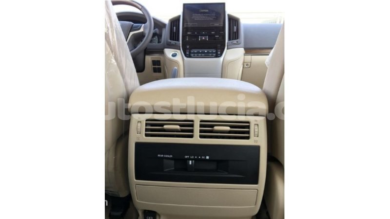 Big with watermark toyota land cruiser anse la raye import dubai 1564