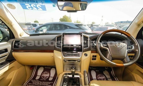 Buy Import Toyota Land Cruiser White Car in Import - Dubai in Anse-la-Raye Buy Import Toyota Land Cruiser White Car in Import - Dubai in Anse-la-Raye