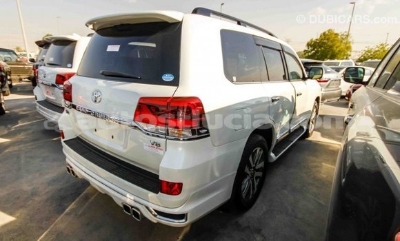Buy Import Toyota Land Cruiser White Car in Import - Dubai in Anse-la-Raye Buy Import Toyota Land Cruiser White Car in Import - Dubai in Anse-la-Raye