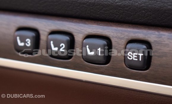 Acheter Import Voiture Toyota Land Cruiser Blanc à Import - Dubai, Anse-la-Raye Acheter Import Voiture Toyota Land Cruiser Blanc à Import - Dubai, Anse-la-Raye