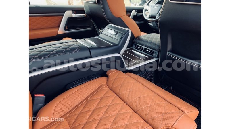 Big with watermark toyota land cruiser anse la raye import dubai 1576