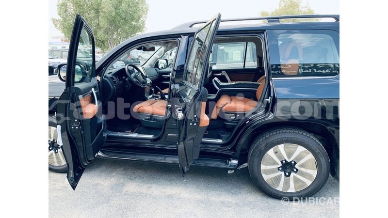 Big with watermark toyota land cruiser anse la raye import dubai 1576