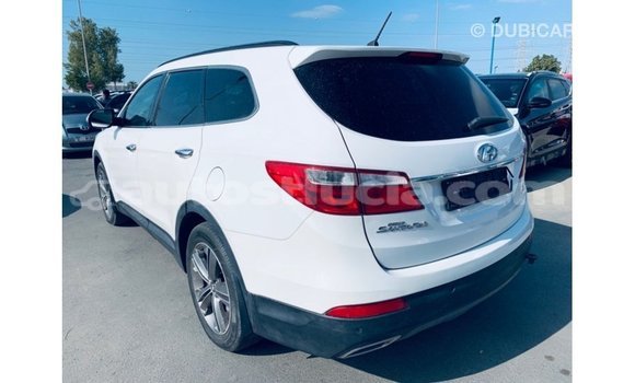 Buy Import Hyundai Santa Fe White Car in Import - Dubai in Anse-la-Raye Buy Import Hyundai Santa Fe White Car in Import - Dubai in Anse-la-Raye