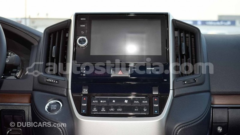 Big with watermark toyota land cruiser anse la raye import dubai 1600