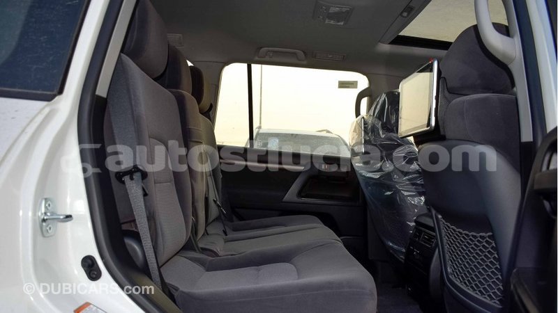 Big with watermark toyota land cruiser anse la raye import dubai 1600