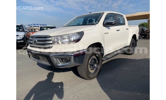 Acheter Import Voiture Toyota Hilux Blanc à Import - Dubai, Anse-la-Raye Acheter Import Voiture Toyota Hilux Blanc à Import - Dubai, Anse-la-Raye