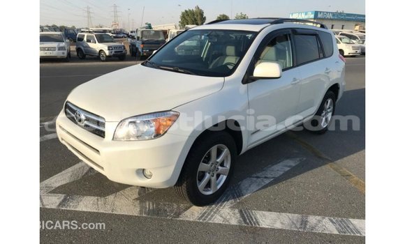 Acheter Import Voiture Toyota 4Runner Blanc à Import - Dubai, Anse-la-Raye Acheter Import Voiture Toyota 4Runner Blanc à Import - Dubai, Anse-la-Raye