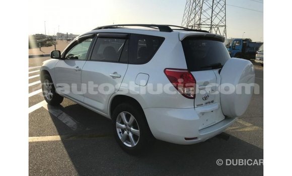 Acheter Import Voiture Toyota 4Runner Blanc à Import - Dubai, Anse-la-Raye Acheter Import Voiture Toyota 4Runner Blanc à Import - Dubai, Anse-la-Raye