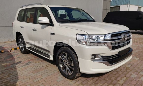 Buy Import Toyota Land Cruiser White Car in Import - Dubai in Anse-la-Raye Buy Import Toyota Land Cruiser White Car in Import - Dubai in Anse-la-Raye