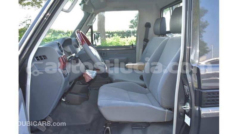 Big with watermark toyota land cruiser anse la raye import dubai 1610