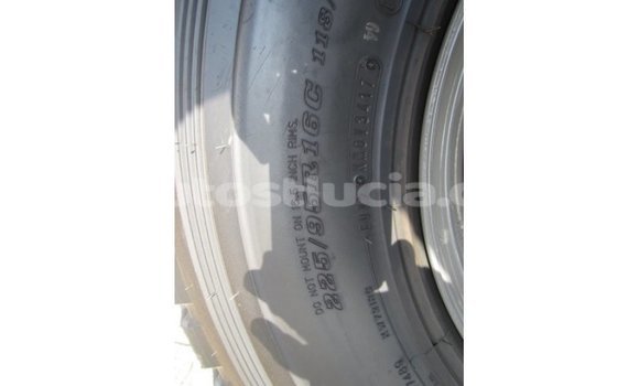 Buy Import Toyota Land Cruiser White Car in Import - Dubai in Anse-la-Raye Buy Import Toyota Land Cruiser White Car in Import - Dubai in Anse-la-Raye