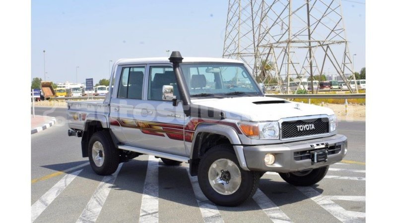 Big with watermark toyota land cruiser anse la raye import dubai 1616