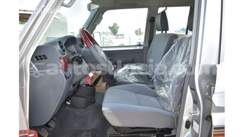 Big with watermark toyota land cruiser anse la raye import dubai 1616