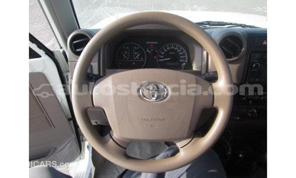 Buy Import Toyota Land Cruiser White Car in Import - Dubai in Anse-la-Raye Buy Import Toyota Land Cruiser White Car in Import - Dubai in Anse-la-Raye
