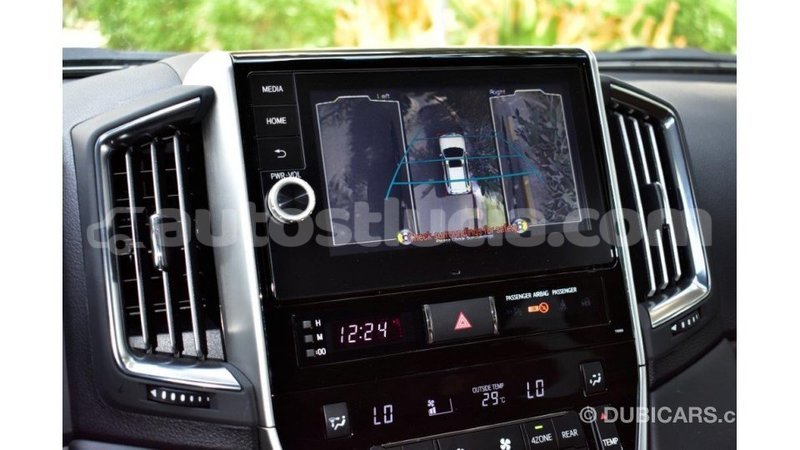 Big with watermark toyota land cruiser anse la raye import dubai 1618