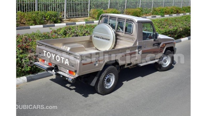 Big with watermark toyota land cruiser anse la raye import dubai 1619