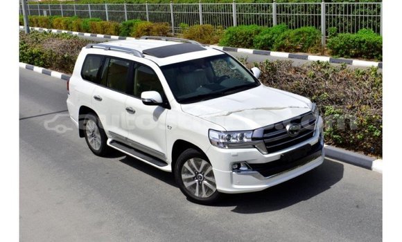 Buy Import Toyota Land Cruiser White Car in Import - Dubai in Anse-la-Raye Buy Import Toyota Land Cruiser White Car in Import - Dubai in Anse-la-Raye