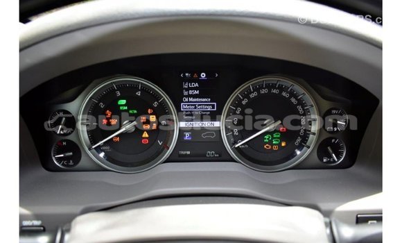 Buy Import Toyota Land Cruiser White Car in Import - Dubai in Anse-la-Raye Buy Import Toyota Land Cruiser White Car in Import - Dubai in Anse-la-Raye