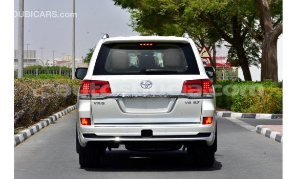Buy Import Toyota Land Cruiser White Car in Import - Dubai in Anse-la-Raye Buy Import Toyota Land Cruiser White Car in Import - Dubai in Anse-la-Raye