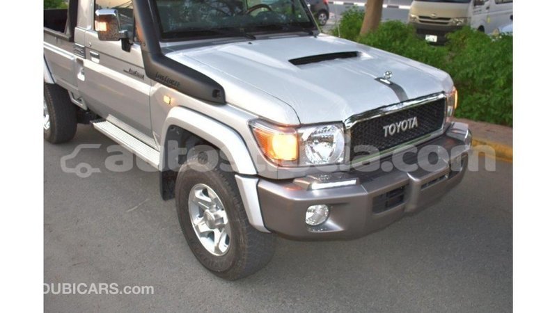 Big with watermark toyota land cruiser anse la raye import dubai 1624