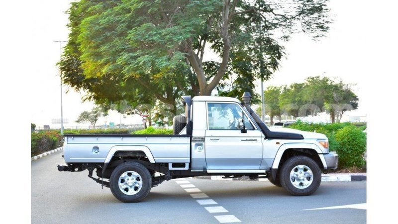 Big with watermark toyota land cruiser anse la raye import dubai 1624