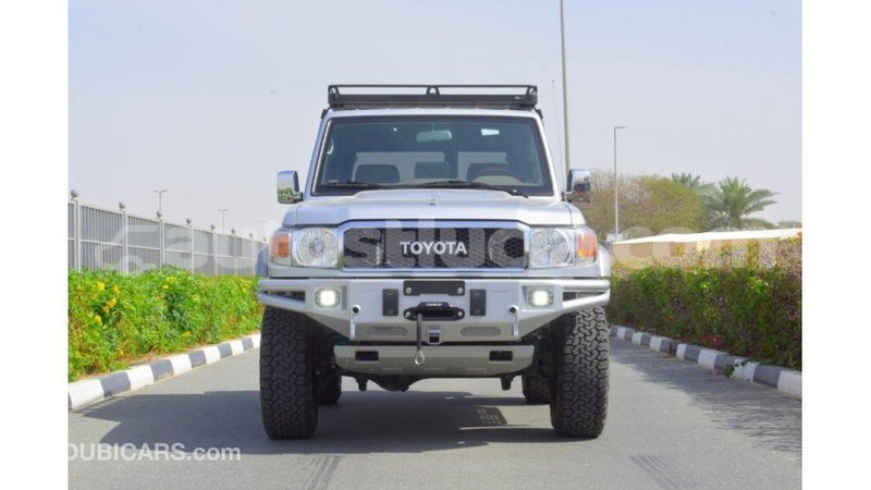 Big with watermark toyota land cruiser anse la raye import dubai 1629
