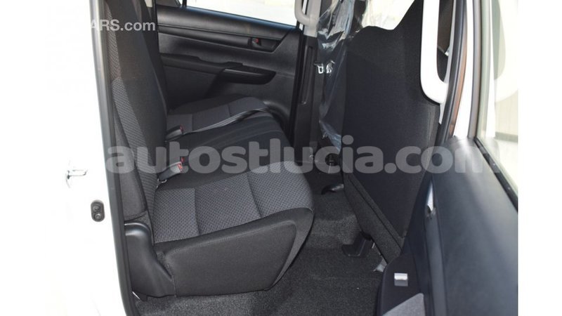 Big with watermark toyota hilux anse la raye import dubai 1632