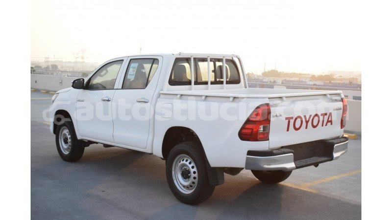 Big with watermark toyota hilux anse la raye import dubai 1632