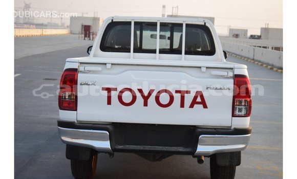 Buy Import Toyota Hilux White Car in Import - Dubai in Anse-la-Raye Buy Import Toyota Hilux White Car in Import - Dubai in Anse-la-Raye