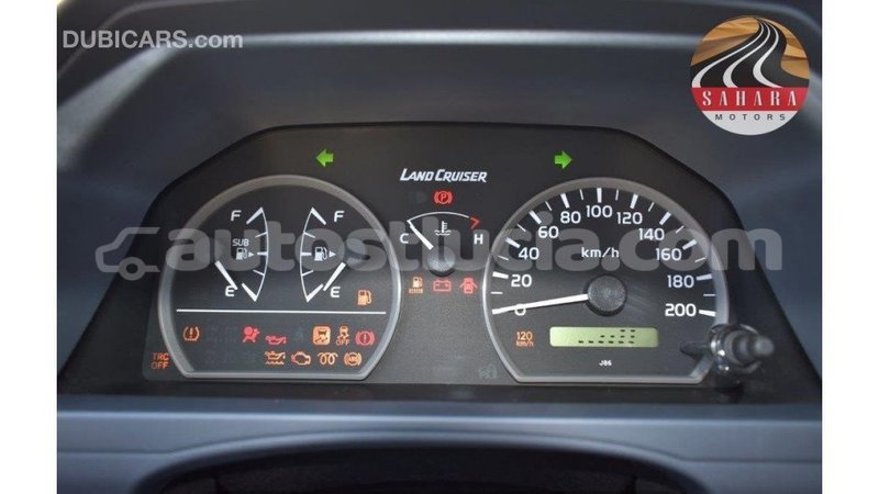 Big with watermark toyota land cruiser anse la raye import dubai 1634