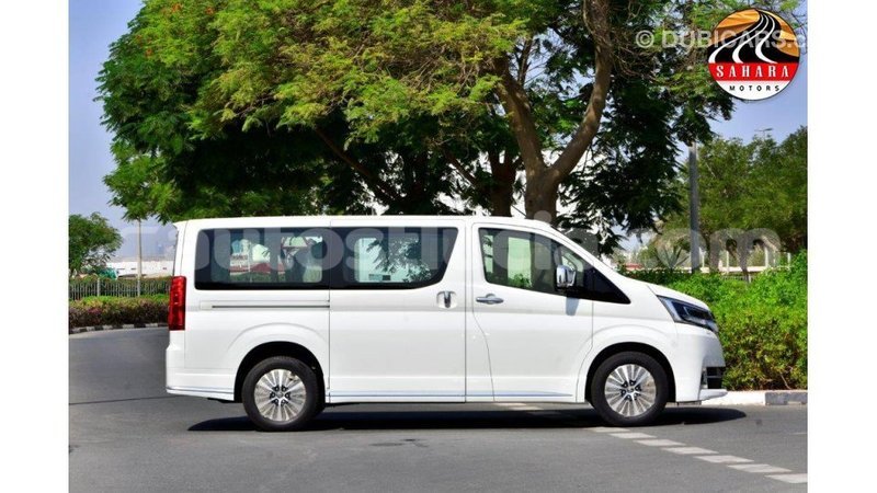 Big with watermark toyota granvia anse la raye import dubai 1637