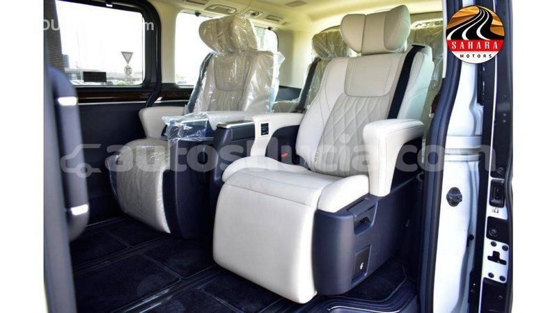 Big with watermark toyota granvia anse la raye import dubai 1637