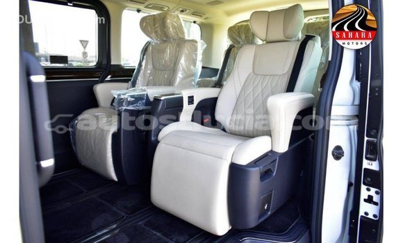 Buy Import Toyota Granvia White Car in Import - Dubai in Anse-la-Raye Buy Import Toyota Granvia White Car in Import - Dubai in Anse-la-Raye