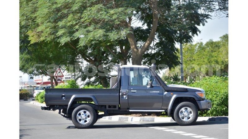 Big with watermark toyota land cruiser anse la raye import dubai 1638