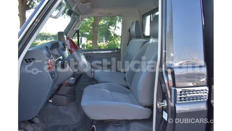 Big with watermark toyota land cruiser anse la raye import dubai 1638