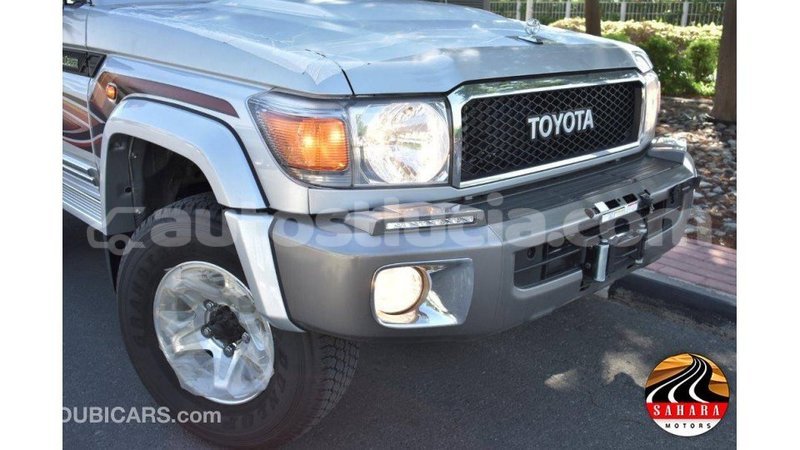 Big with watermark toyota land cruiser anse la raye import dubai 1639