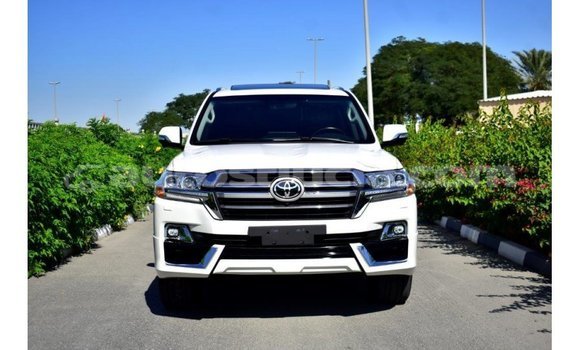 Buy Import Toyota Land Cruiser White Car in Import - Dubai in Anse-la-Raye Buy Import Toyota Land Cruiser White Car in Import - Dubai in Anse-la-Raye